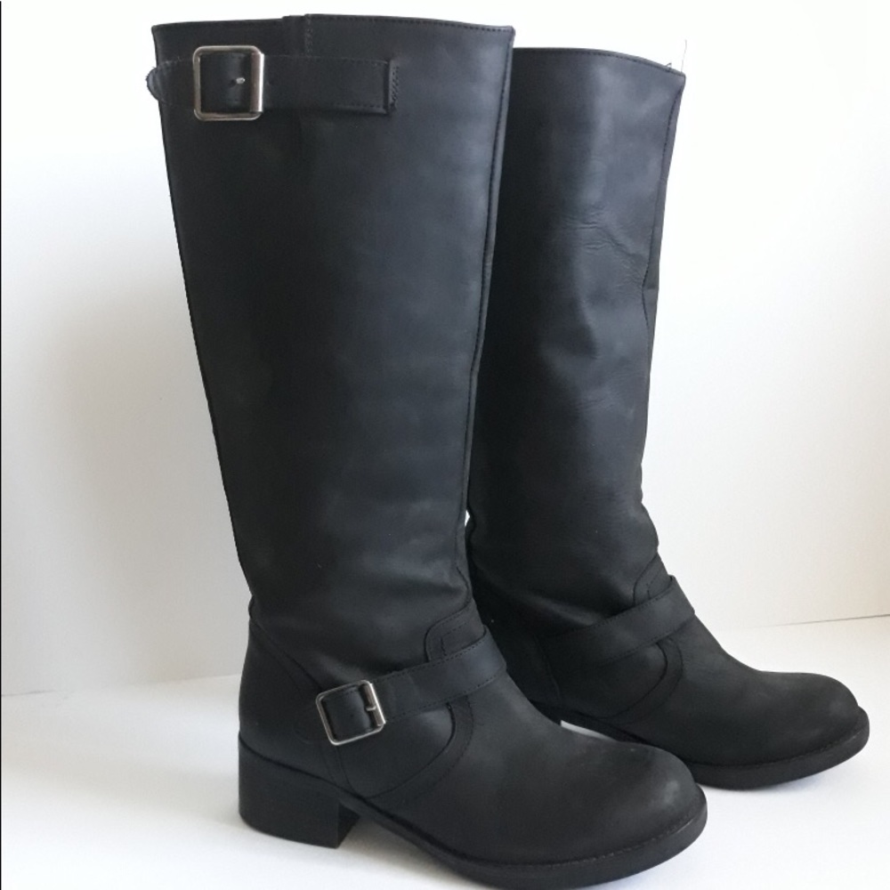Black boots